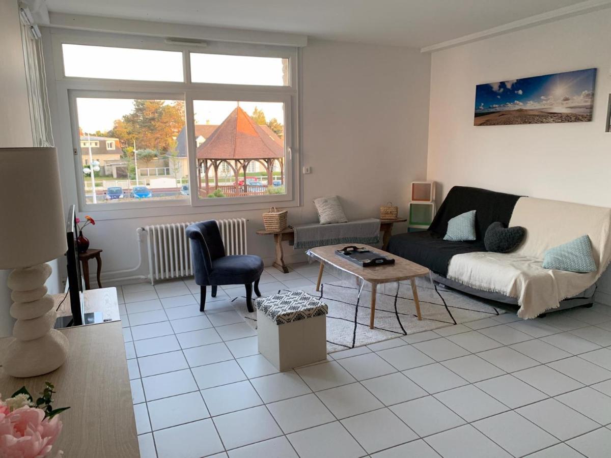 Les Alises Apartamento Merville-Franceville-Plage Exterior foto
